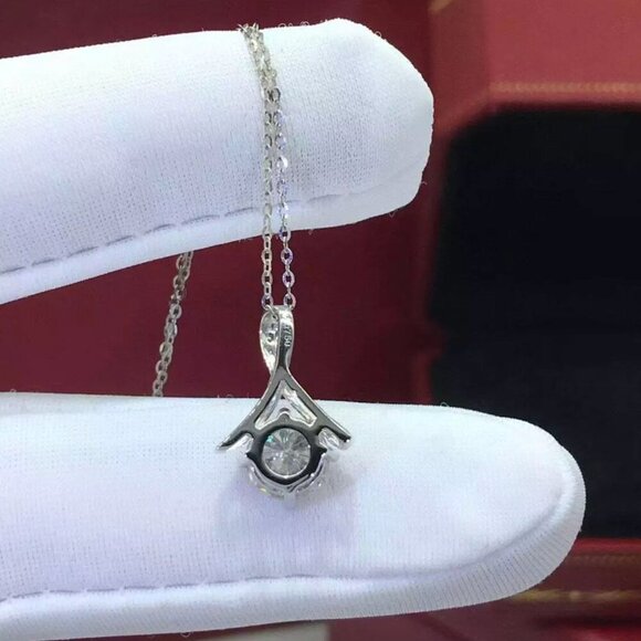 NEW 18k White Gold Round Cut Diamond Necklace - Picture 3 of 4